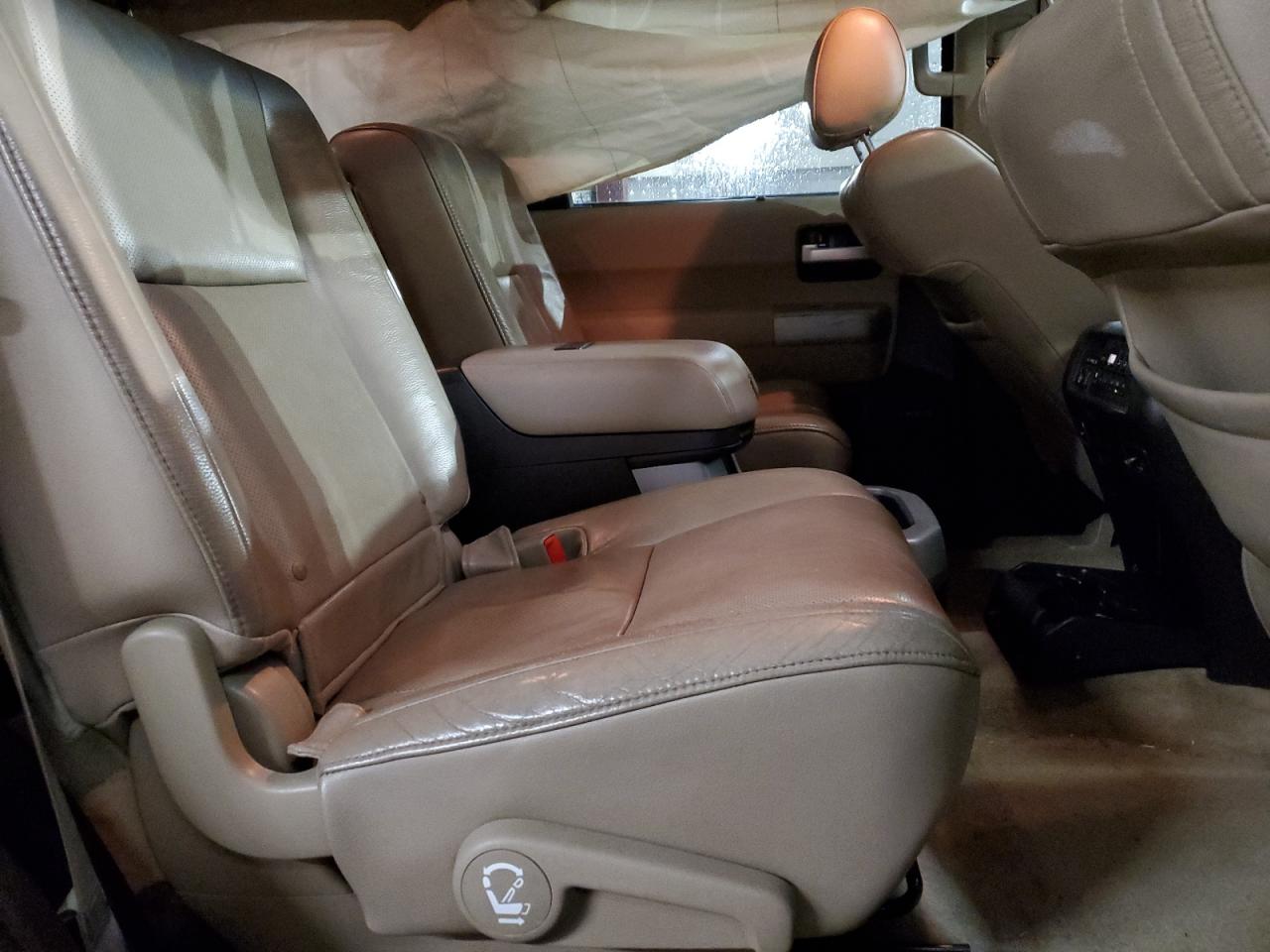 2008 Toyota Sequoia - Image 11