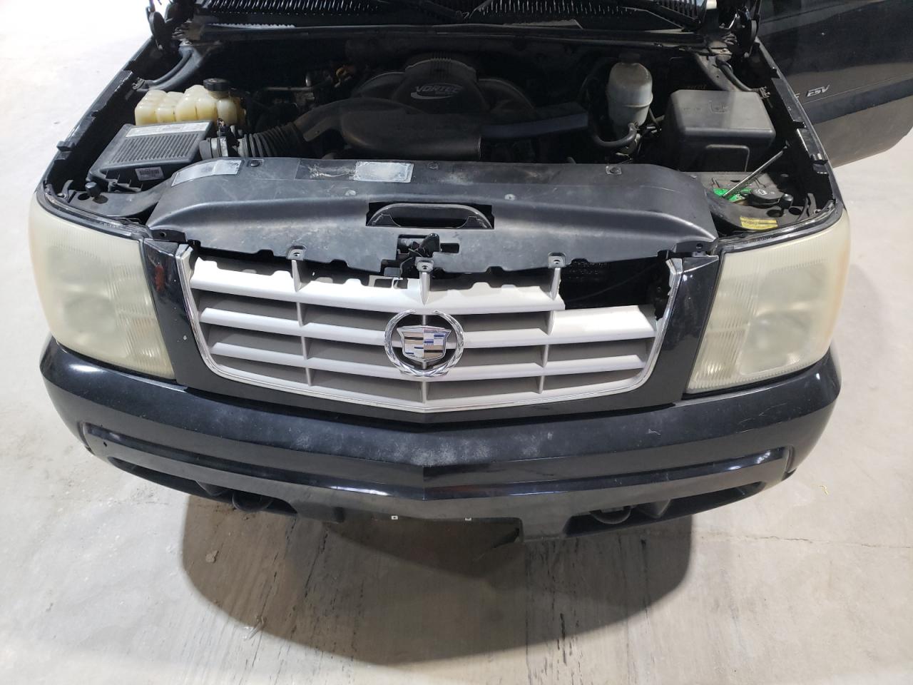 2003 Cadillac Escalade - Image 12