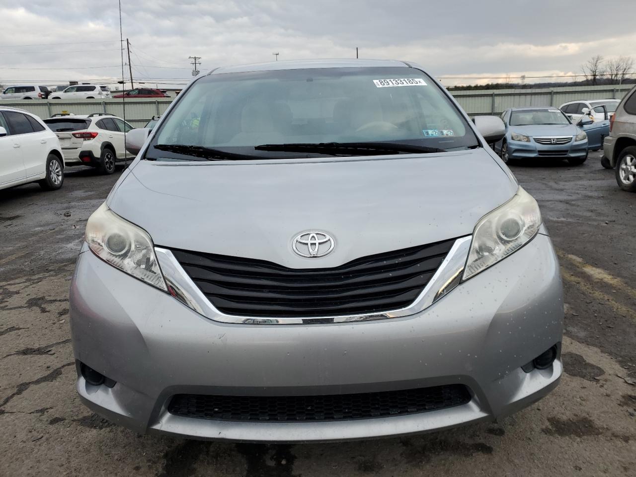 2014 Toyota Sienna - Image 5
