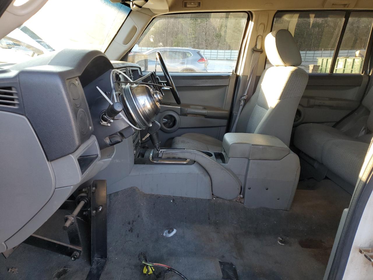 2006 Jeep Commander - Image 7