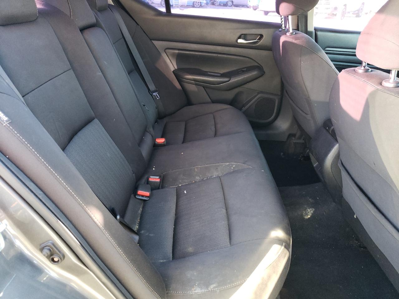 2019 Nissan Altima - Image 10