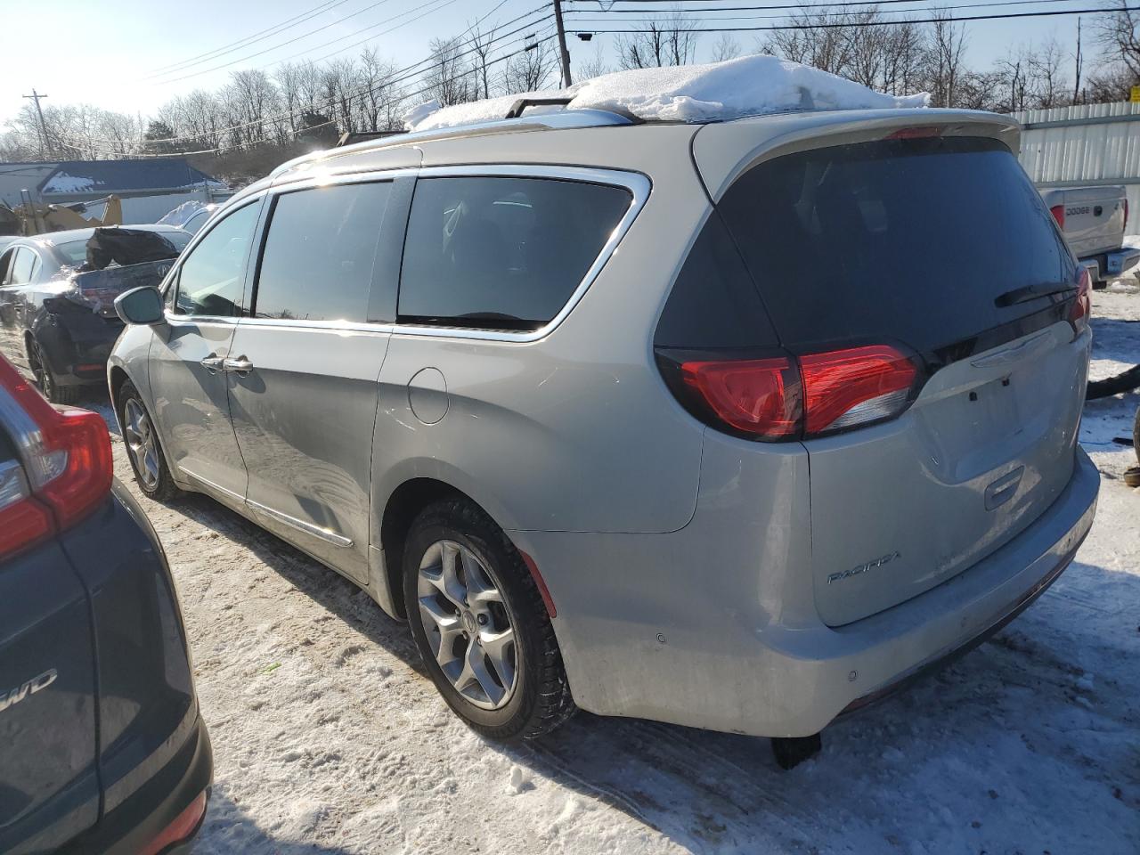 2017 Chrysler Pacifica - Image 2