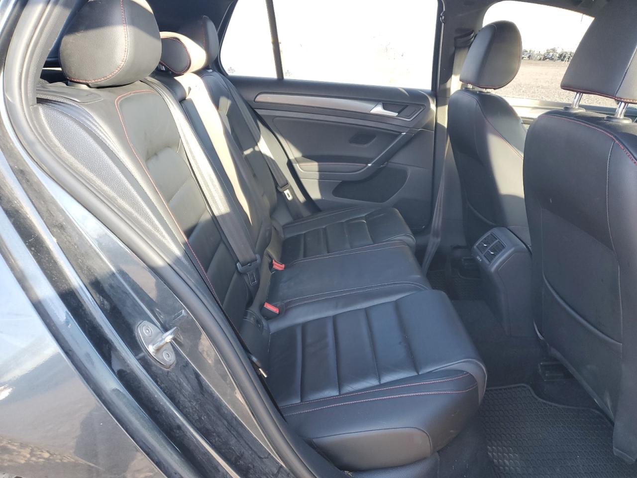 2019 Volkswagen GTI - Image 10