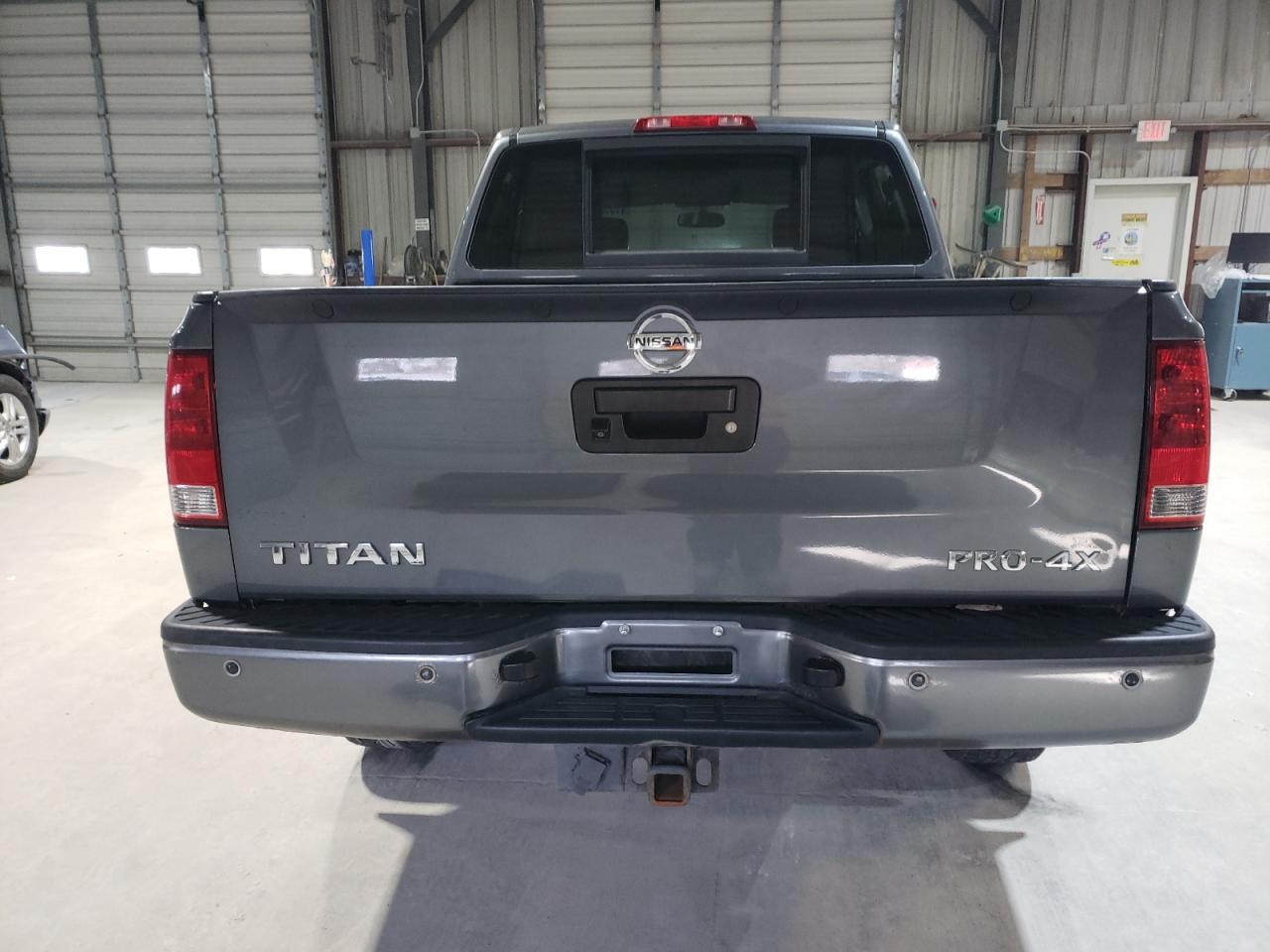 2014 Nissan Titan - Image 6