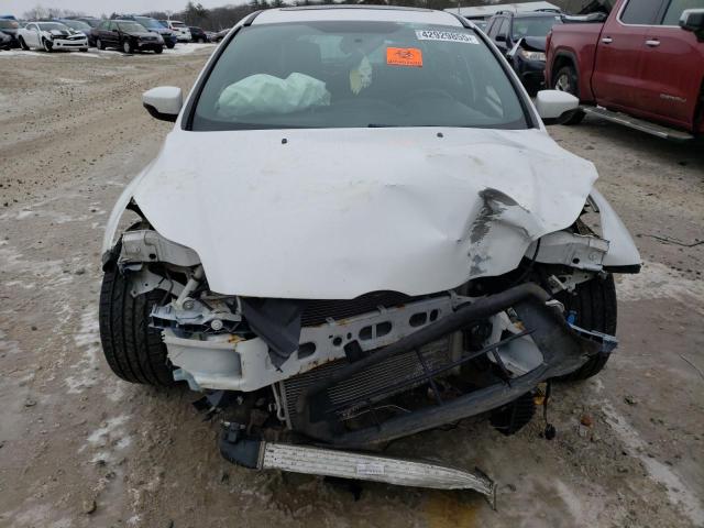  FORD FOCUS 2013 Белый