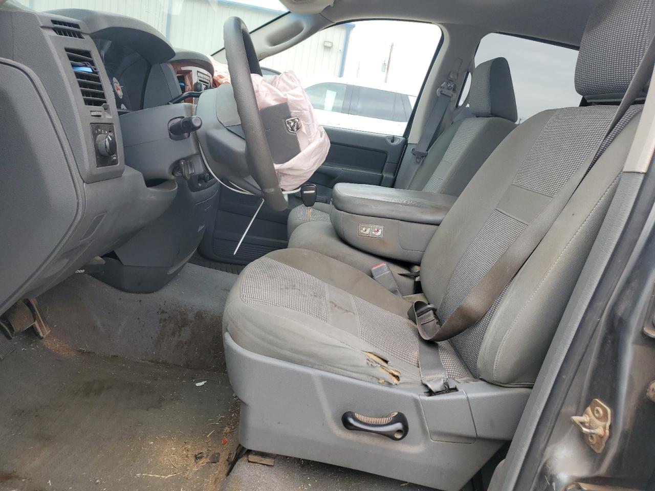 2006 Dodge RAM - Image 7