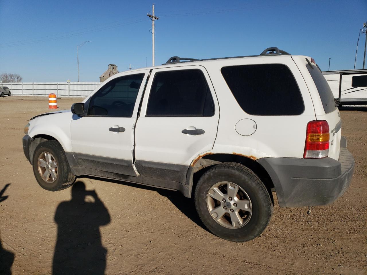 2007 Ford Escape - Image 2