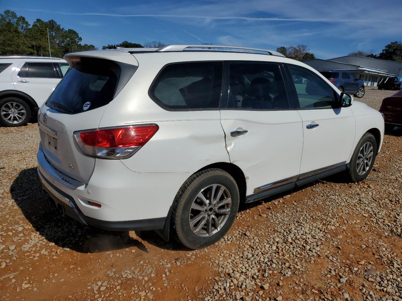 2014 Nissan Pathfinder - Image 3