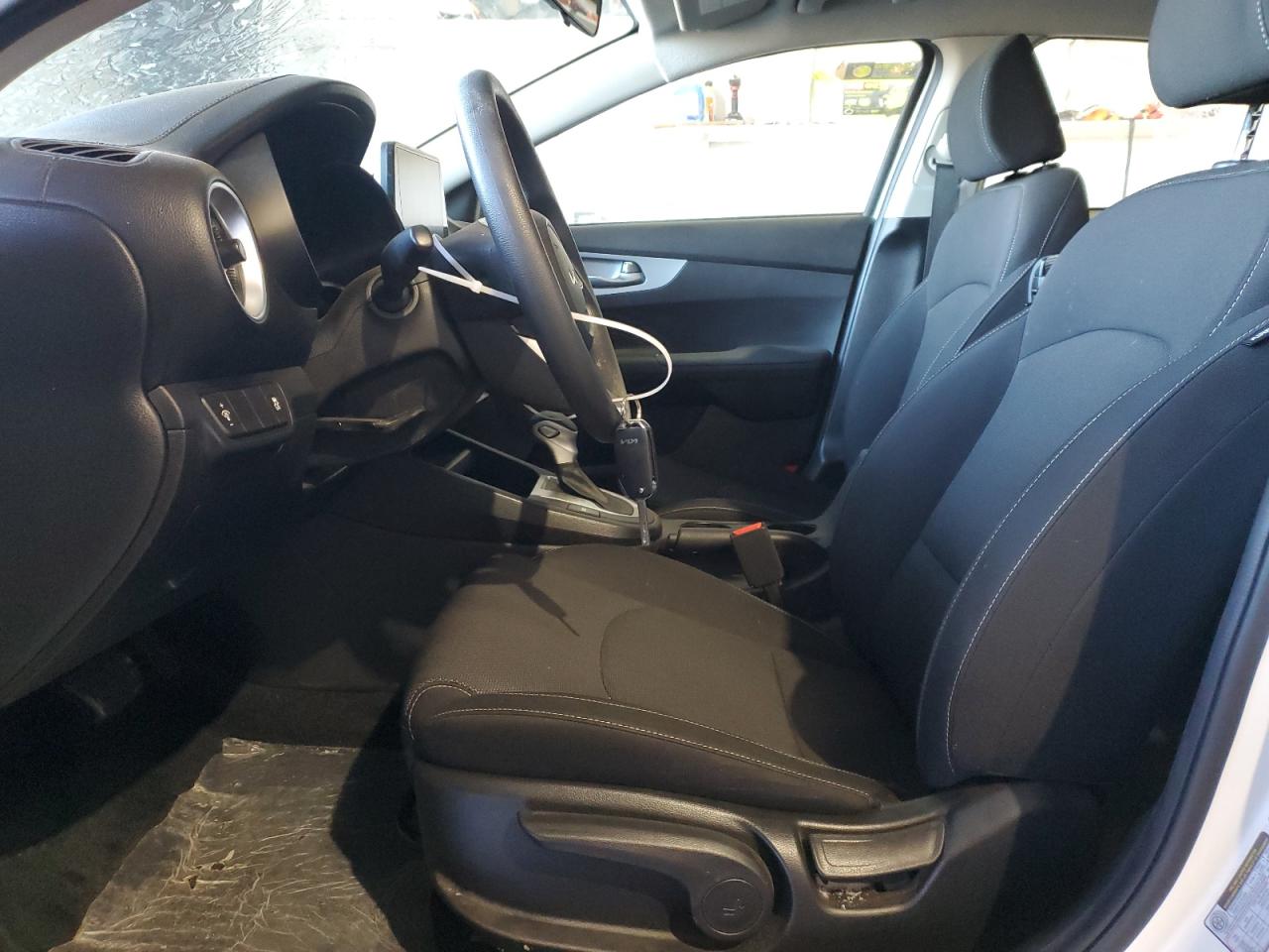 2023 Kia Forte - Image 7