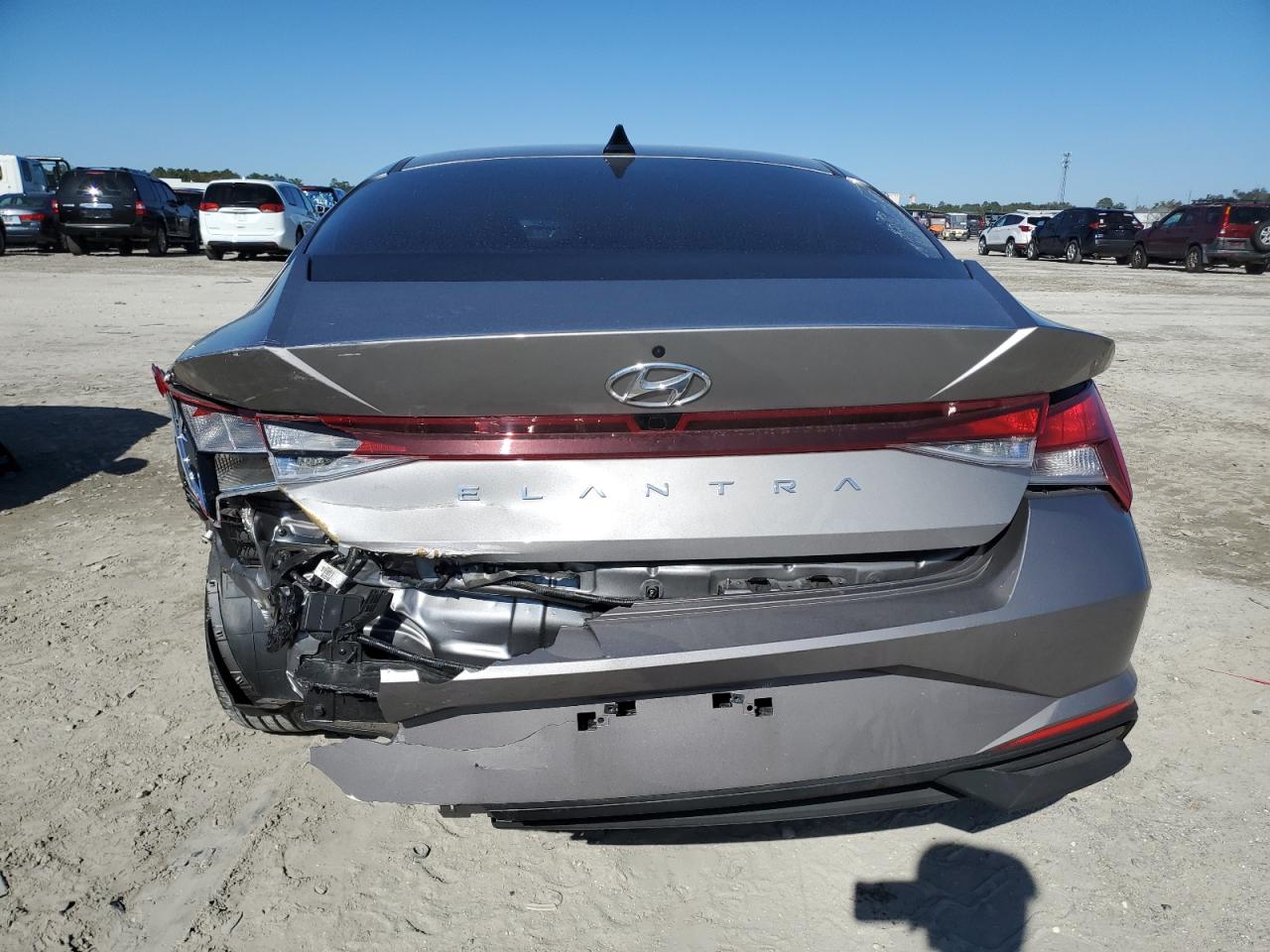 2023 Hyundai Elantra - Image 6