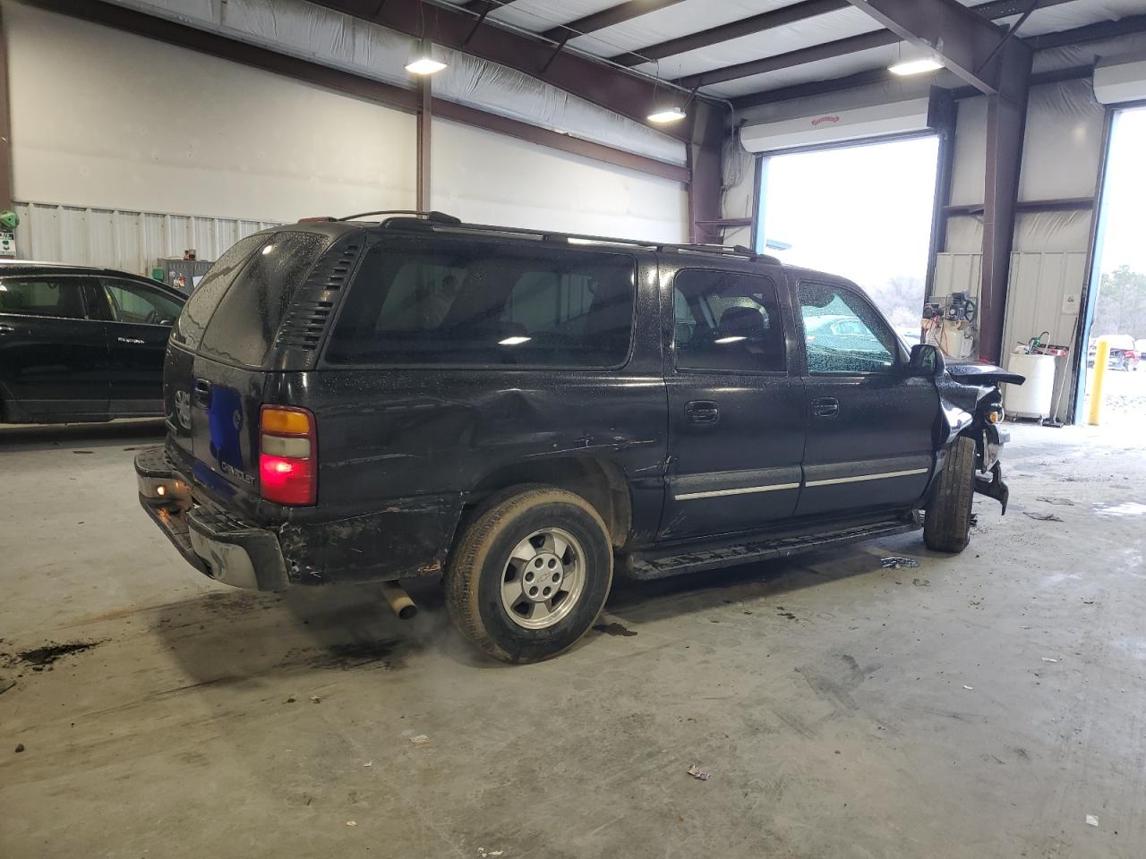 2003 Chevrolet Suburban - Image 3