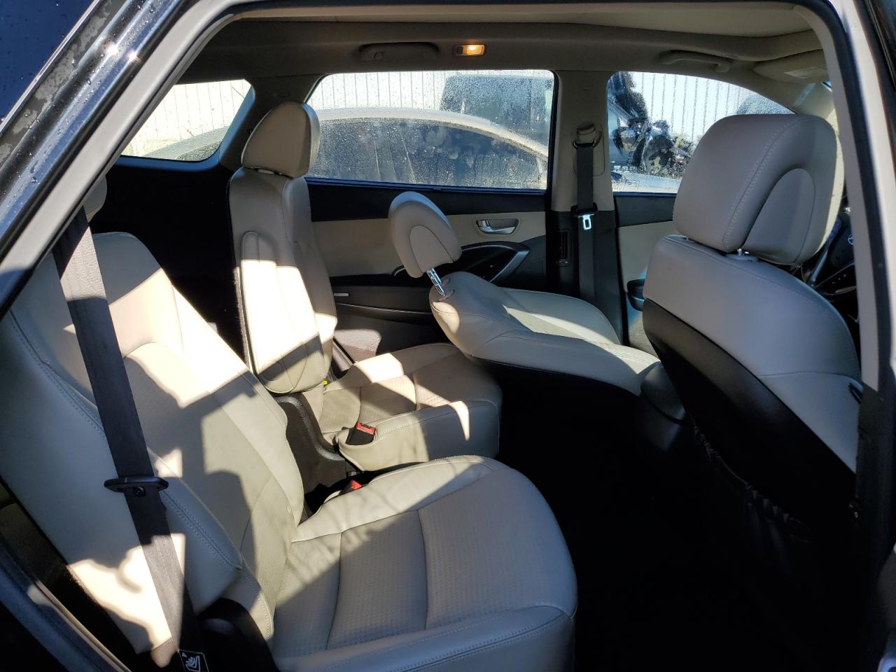 2013 Hyundai Santa Fe - Image 11