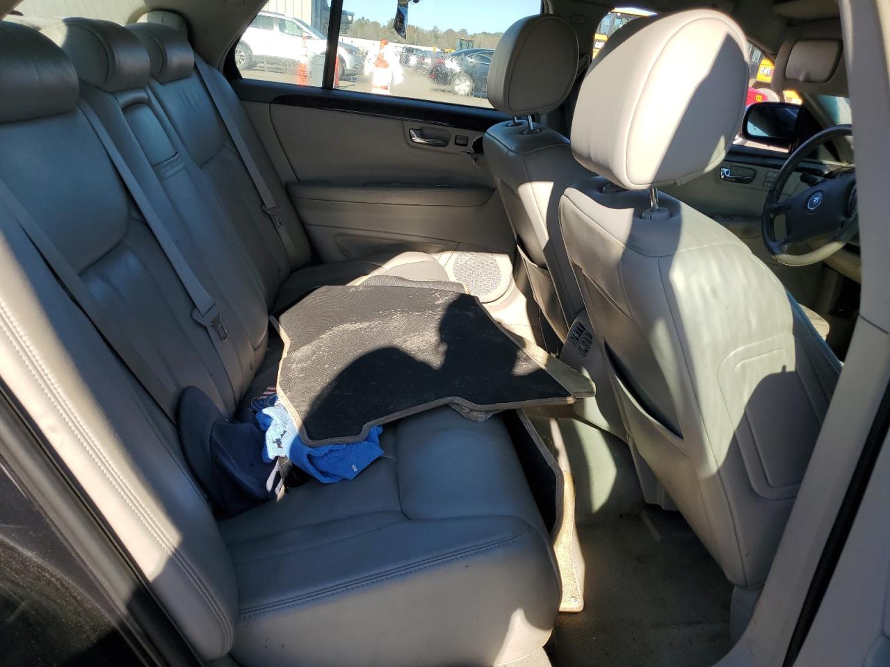 2008 Cadillac DTS - Image 10