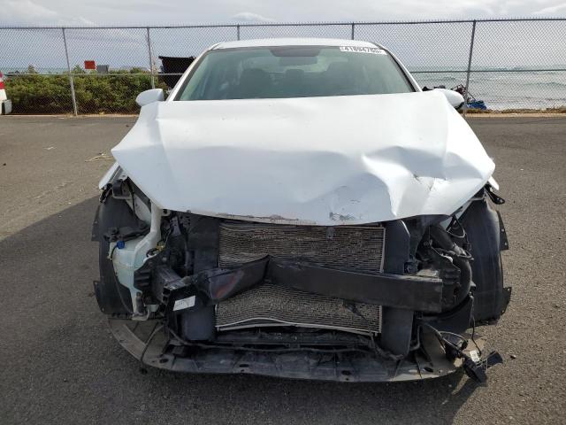  HYUNDAI ELANTRA 2018 Білий