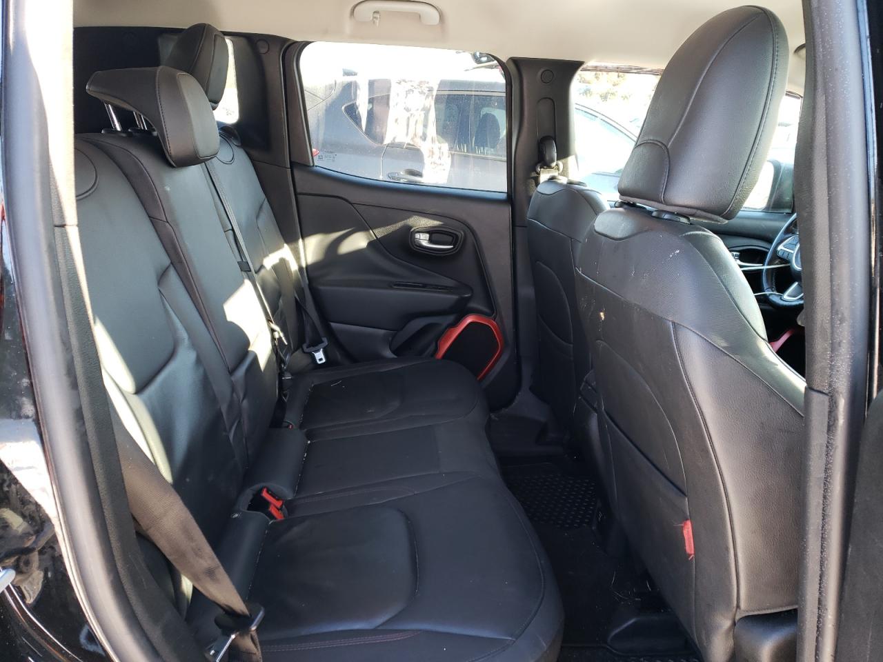 2016 Jeep Renegade - Image 10