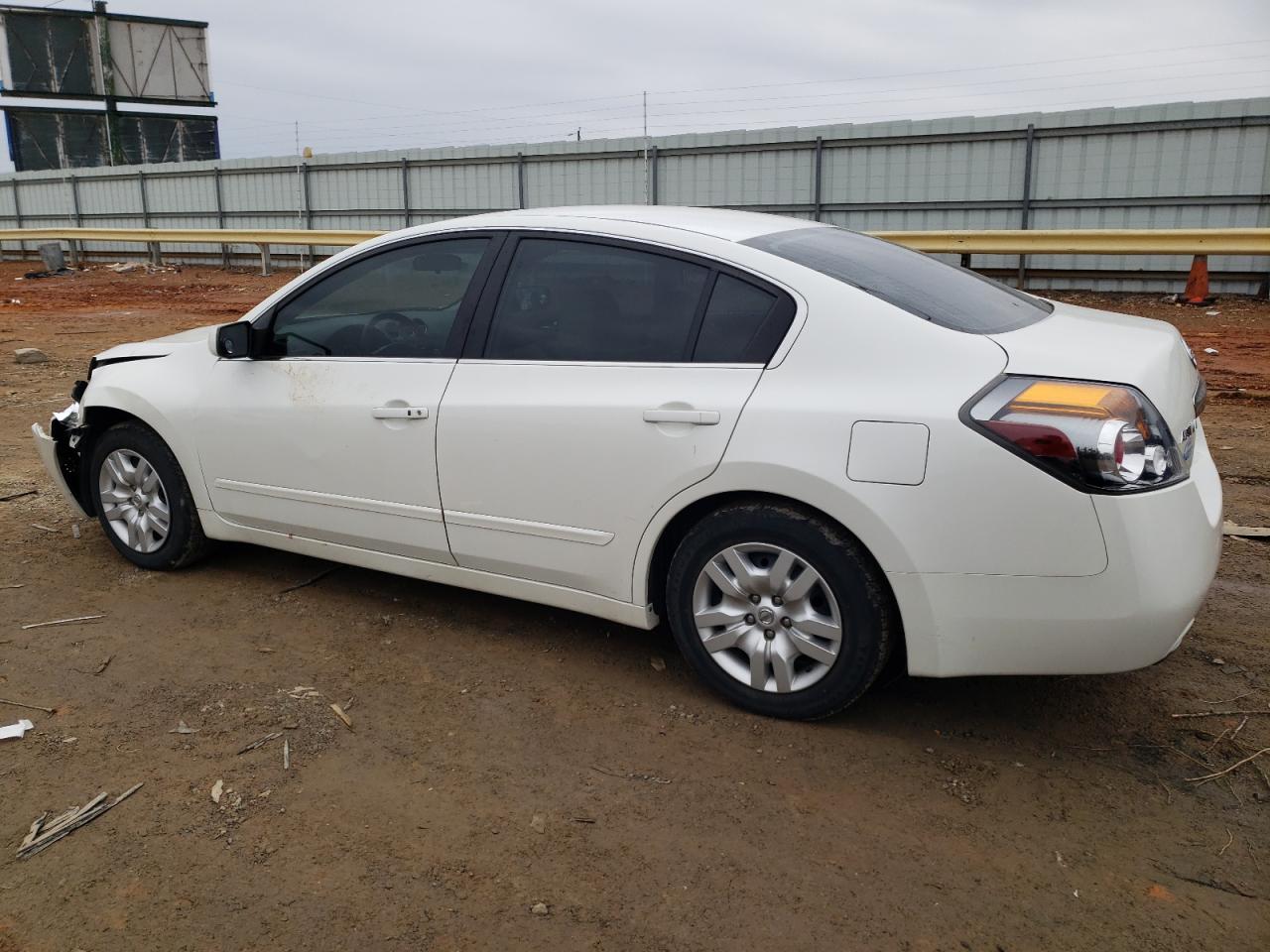 2012 Nissan Altima - Image 2