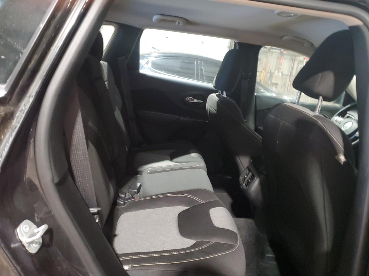 2014 Jeep Grand Cherokee - Image 11