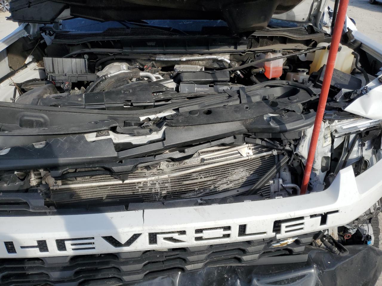 2022 Chevrolet Silverado - Image 13