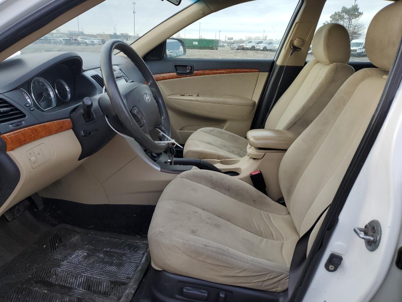 2009 Hyundai Sonata - Image 7