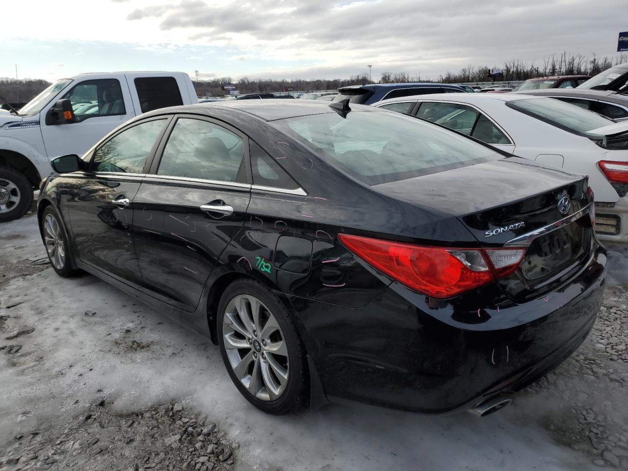 2013 Hyundai Sonata - Image 2