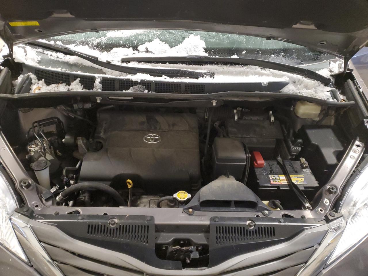 2013 Toyota Sienna - Image 13