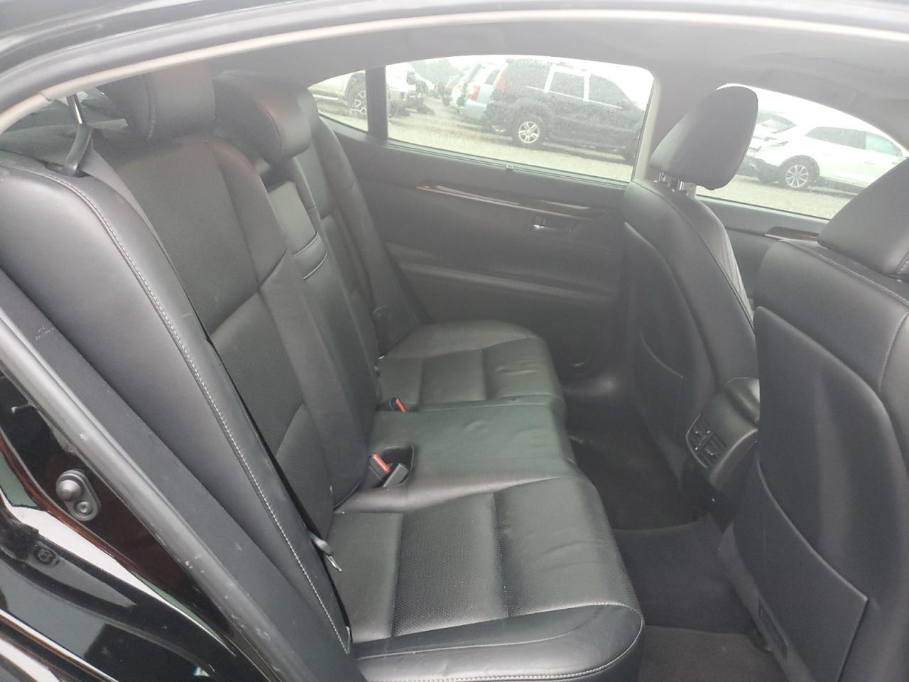 2013 Lexus ES - Image 11