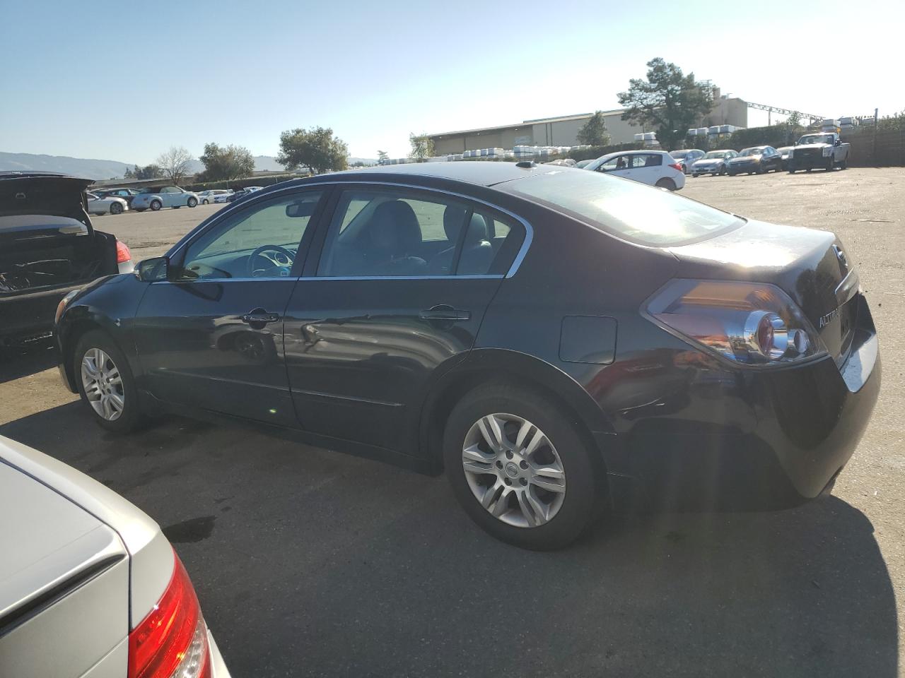 2011 Nissan Altima - Image 2