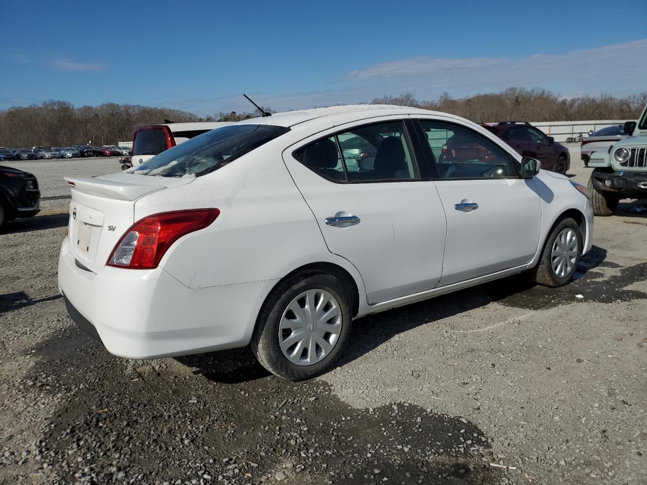 2019 Nissan Versa - Image 3