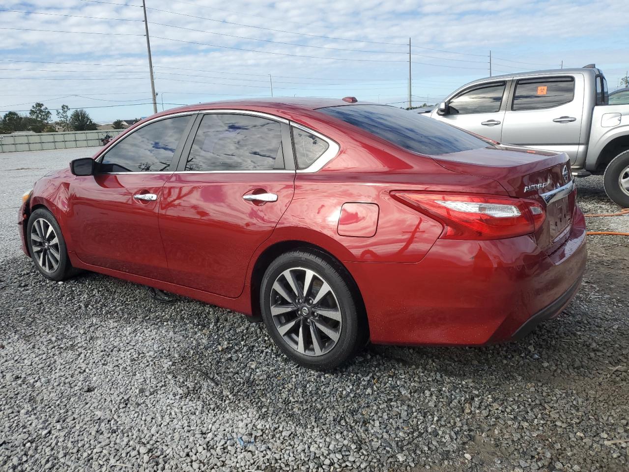 2017 Nissan Altima - Image 2