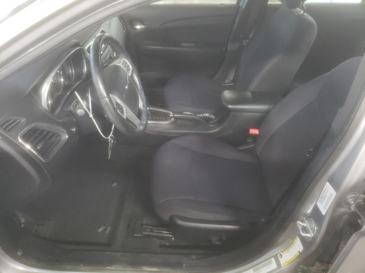 2013 Chrysler 200 - Image 7
