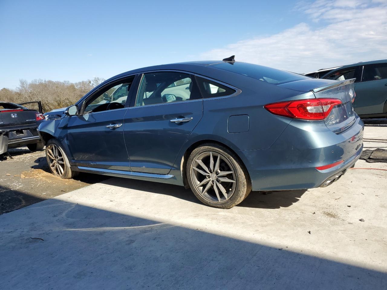 2015 Hyundai Sonata - Image 2