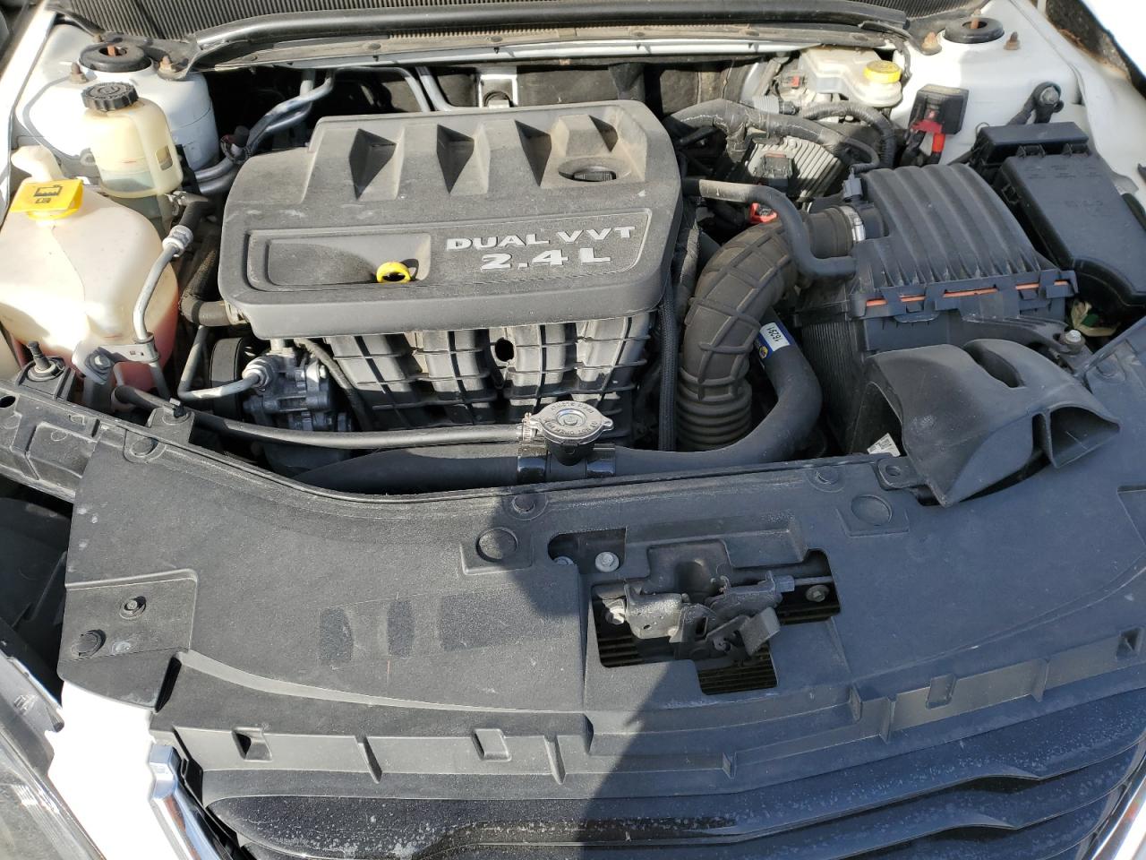 2013 Chrysler 200 - Image 11