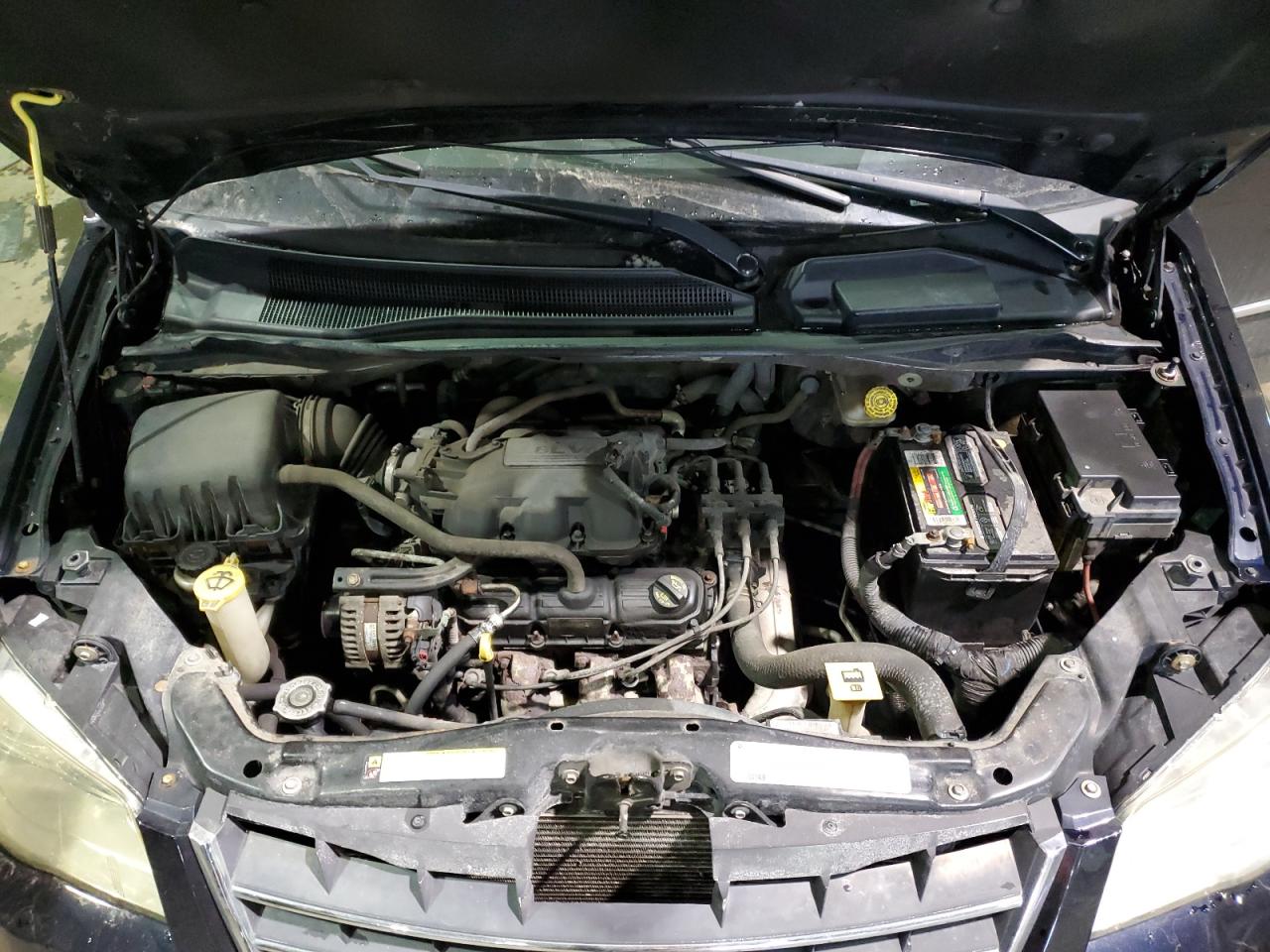2010 Chrysler Town & Country - Image 12
