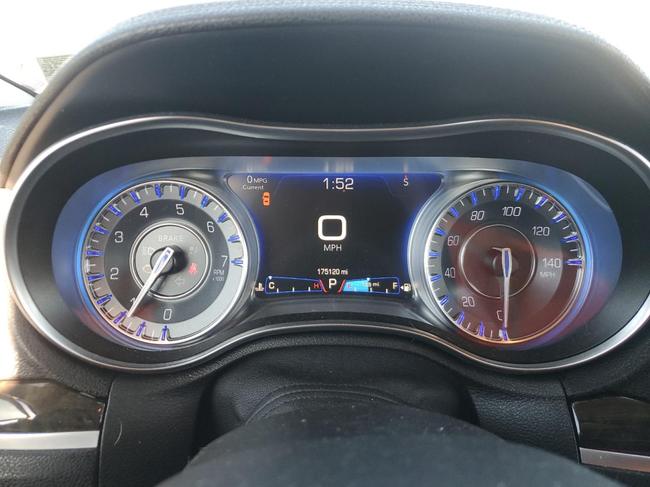 2016 Chrysler 300 - Image 9