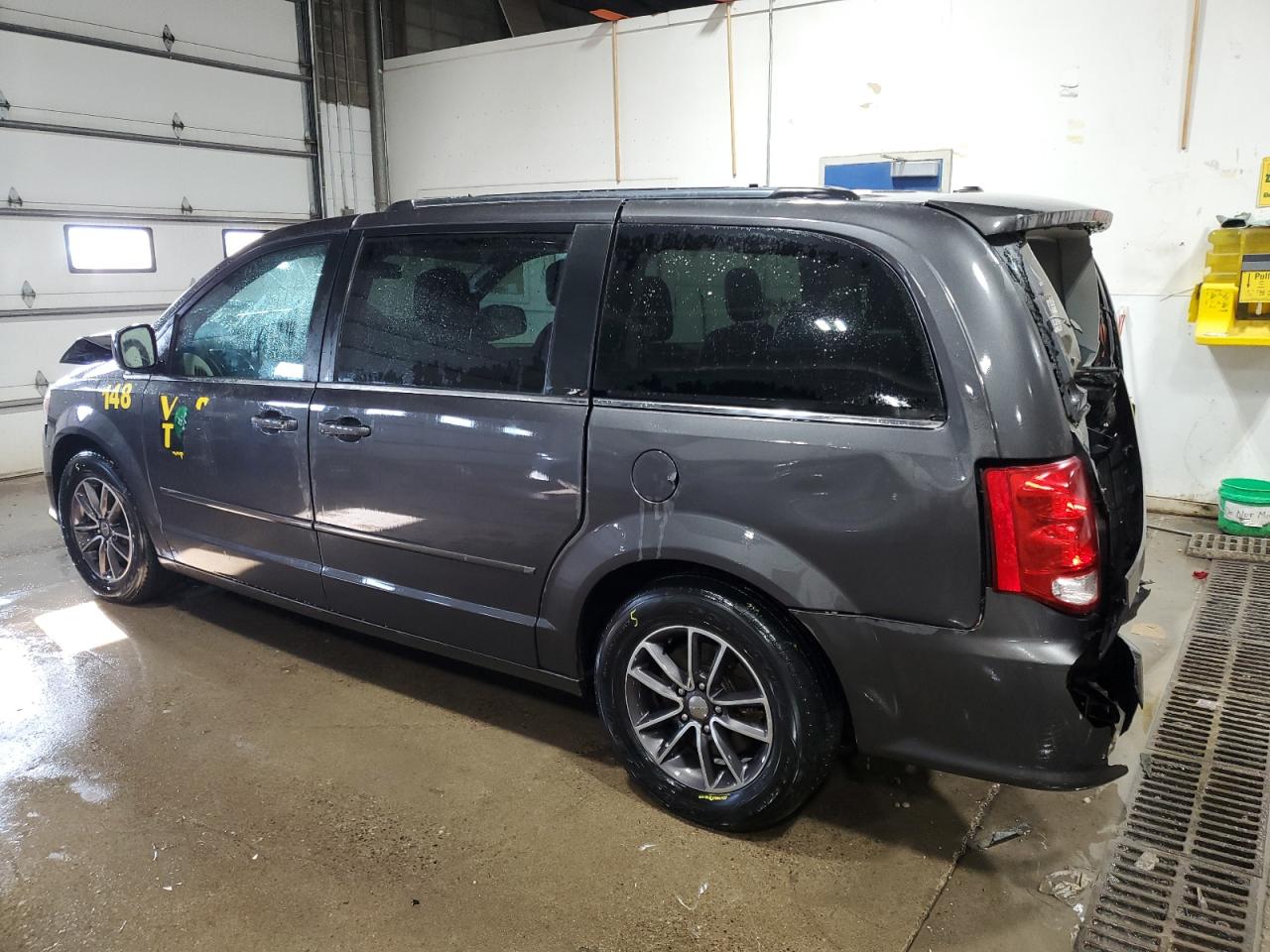 2016 Dodge Caravan - Image 2