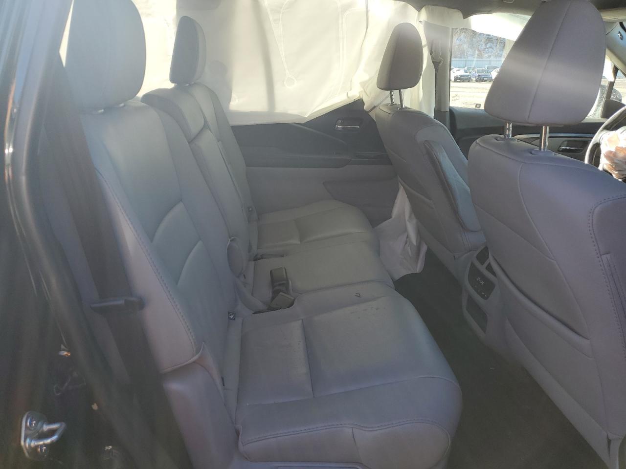 2017 Honda Pilot - Image 11