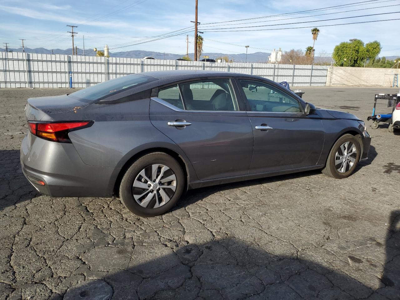 2024 Nissan Altima - Image 3