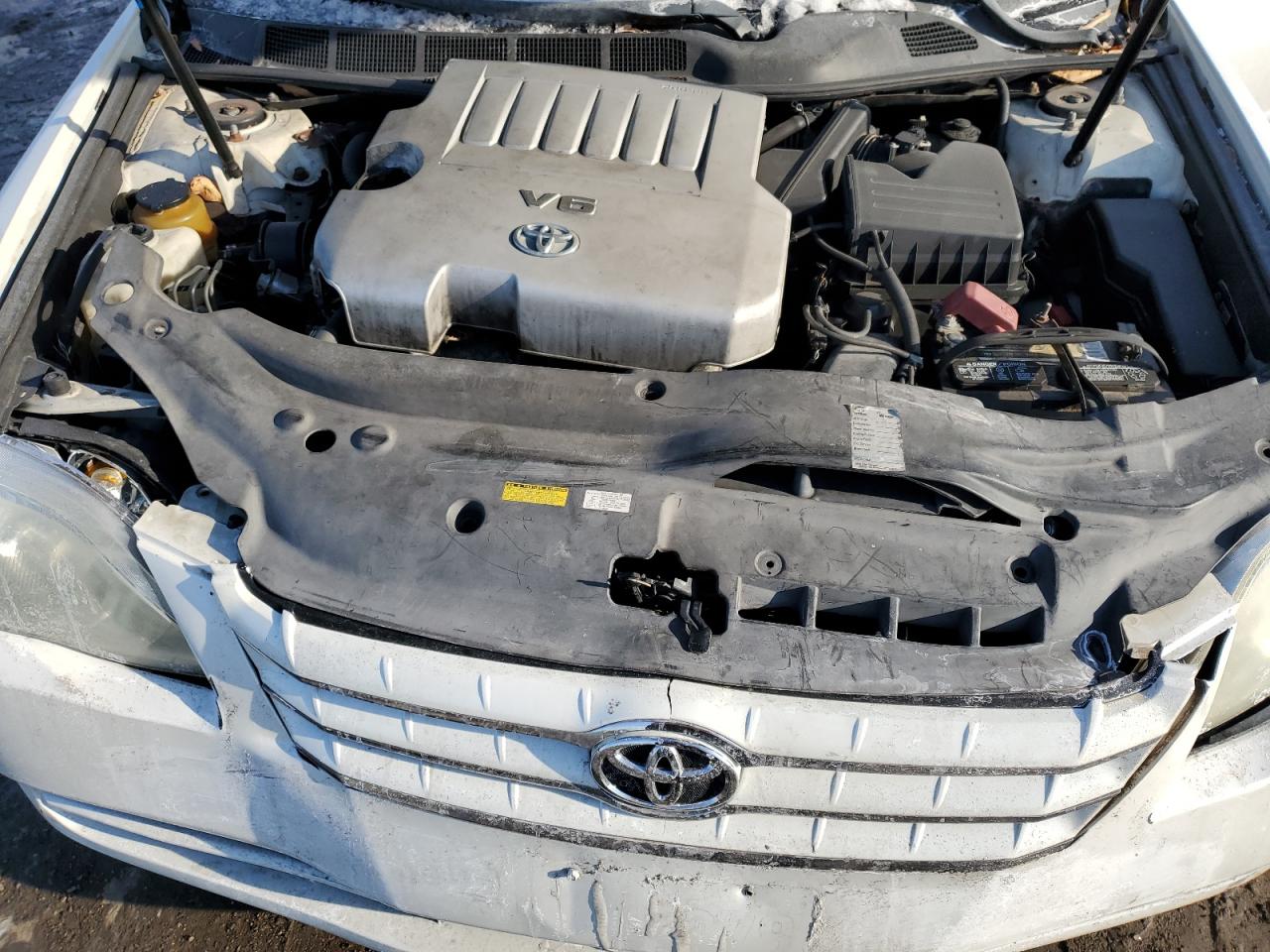 2006 Toyota Avalon - Image 13