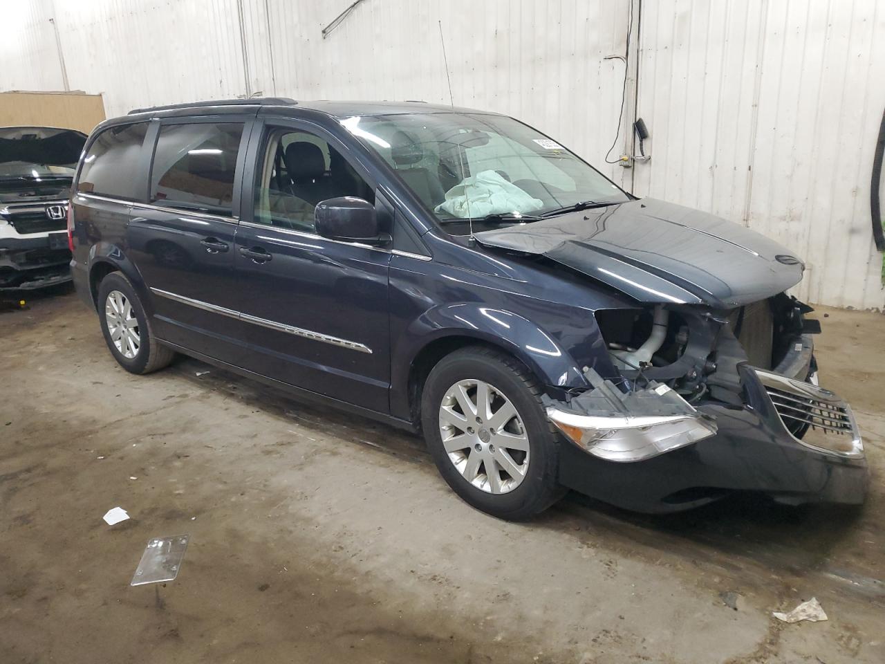 2013 Chrysler Town & Country - Image 4