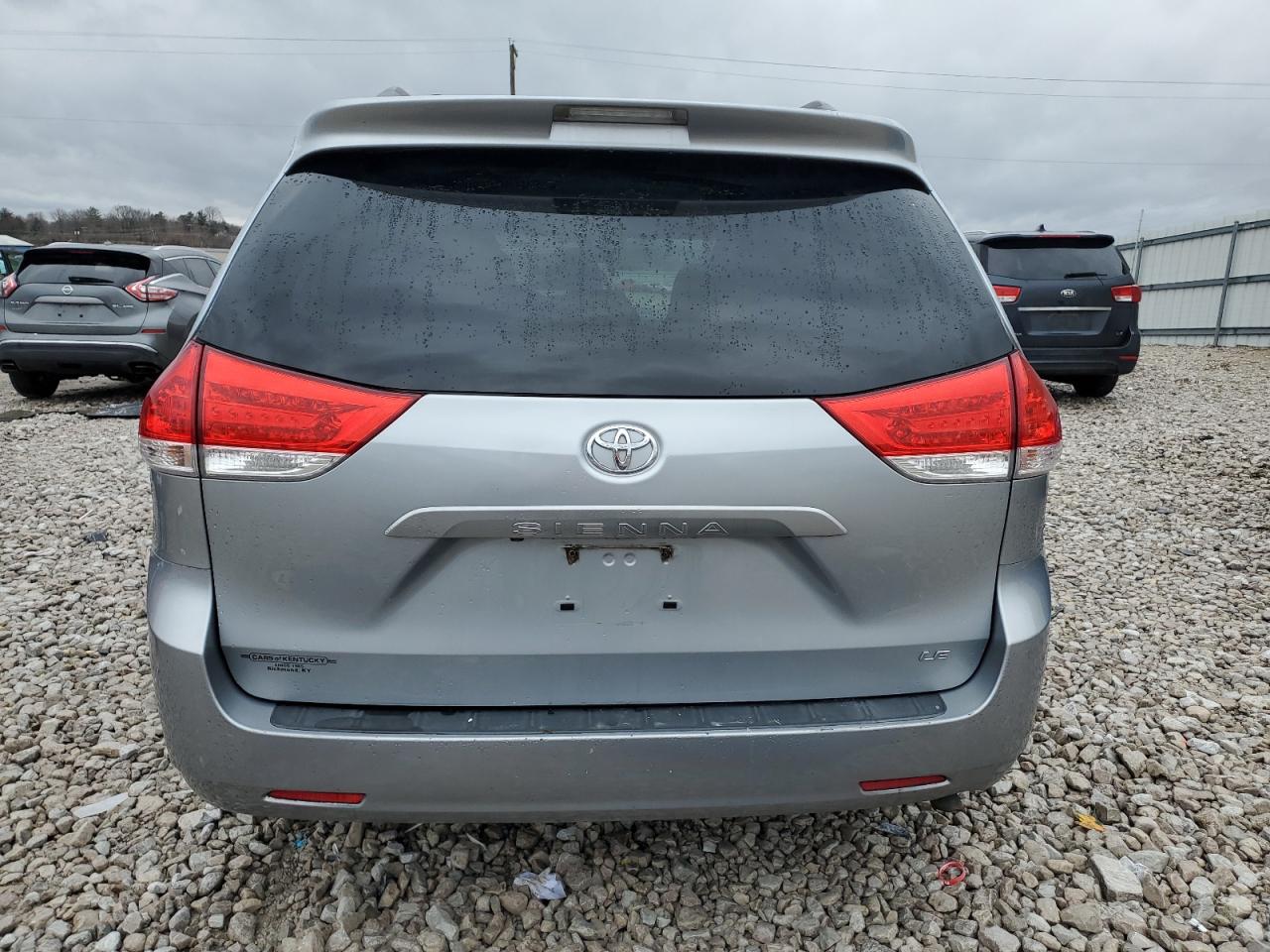 2014 Toyota Sienna - Image 6