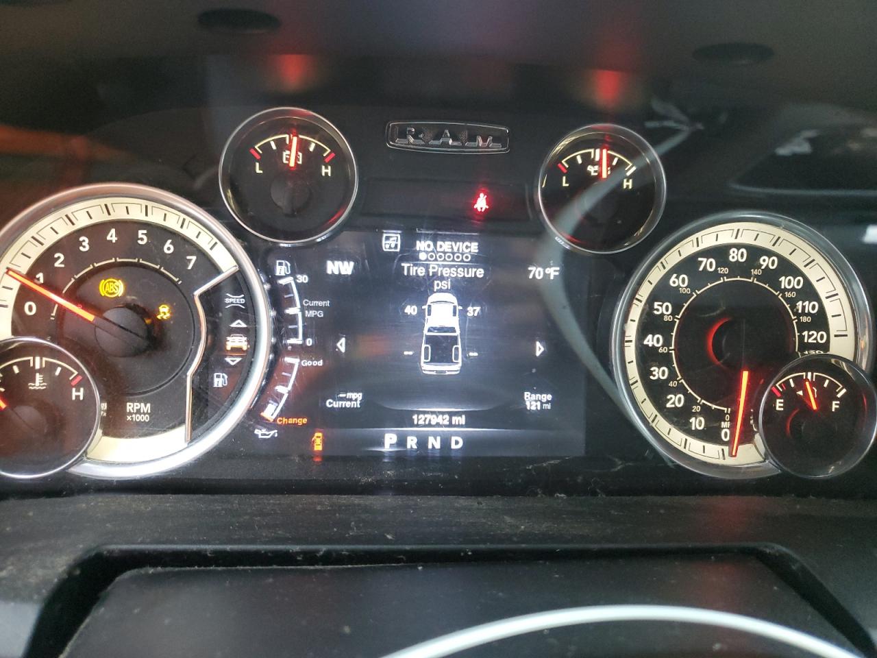 2016 RAM 1500 - Image 9