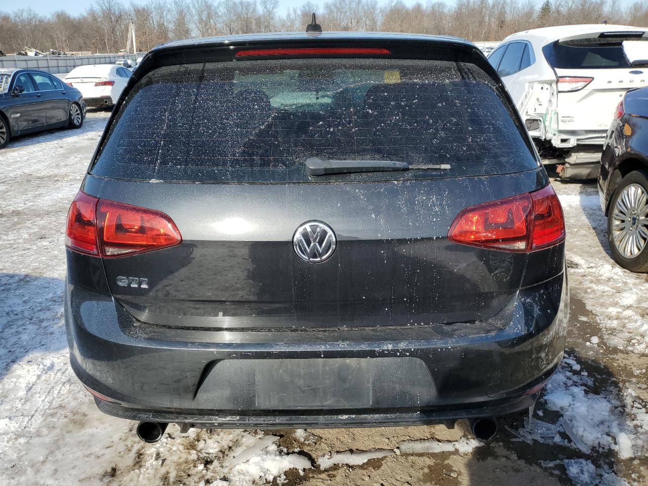 2016 Volkswagen GTI - Image 6