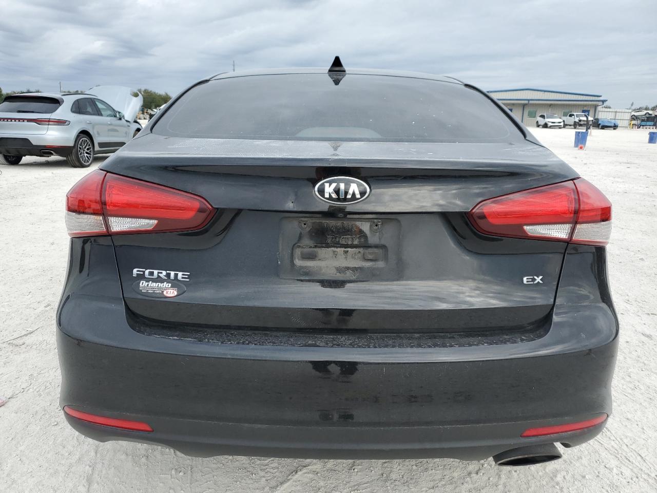 2017 Kia Forte - Image 6
