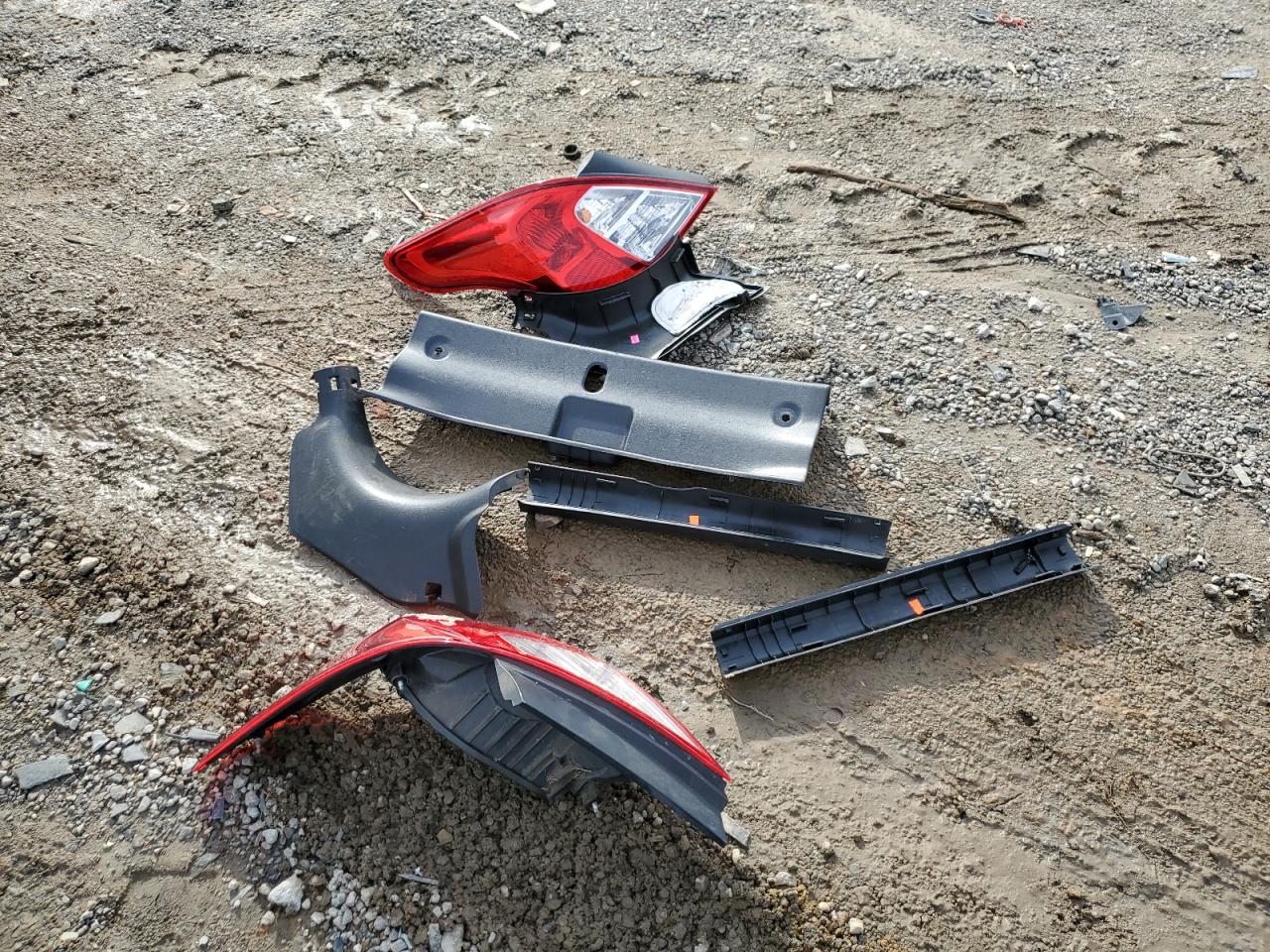 2018 Nissan Versa - Image 14