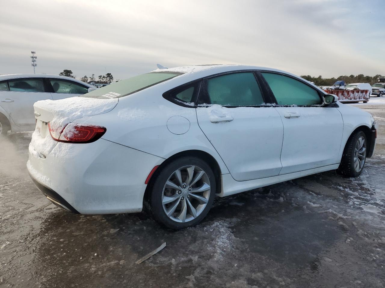 2016 Chrysler 200 - Image 3
