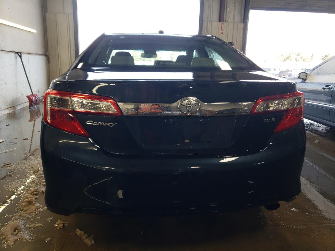 2014 Toyota Camry - Image 6