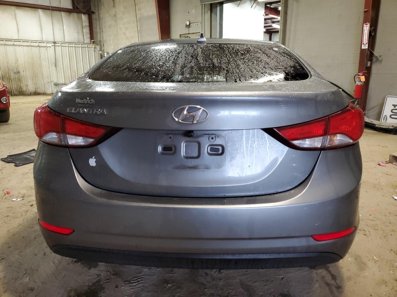 2016 Hyundai Elantra - Image 6