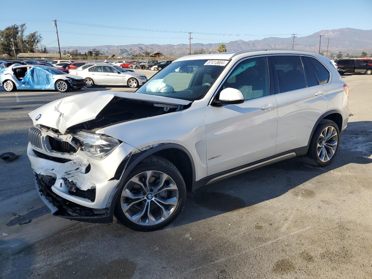 VIN 5UXKR0C51J0Y02319 2018 BMW X5 no.1