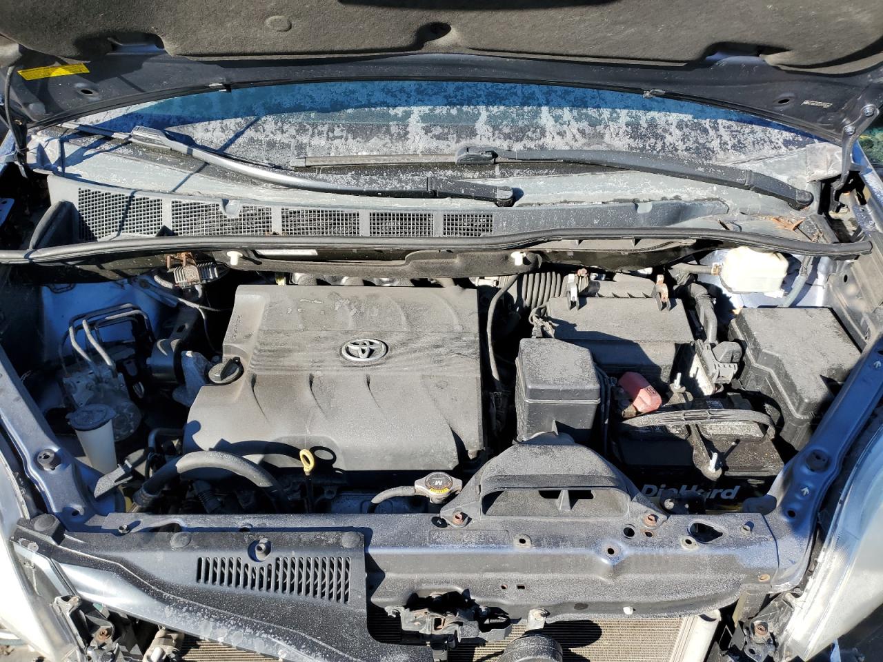 2013 Toyota Sienna - Image 12