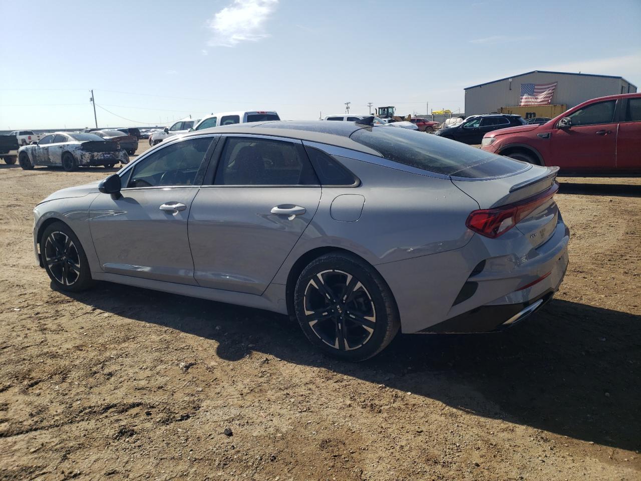 2021 Kia K5 - Image 2